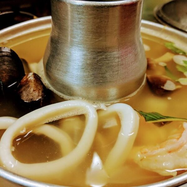15 Poah Taek (Seafood Hot Pot) Soup